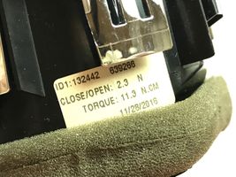 Ford Mustang VI Kojelaudan sivutuuletussuuttimen kehys 132442