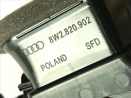 Audi A4 S4 B9 8W Kojelaudan sivutuuletussuuttimen kehys 8W2820902C