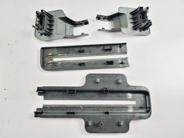 Nissan Pathfinder R52 Cache garniture rail de siège arrière 2482973