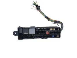 Ford Focus Module de fusibles AV6T14K131AD