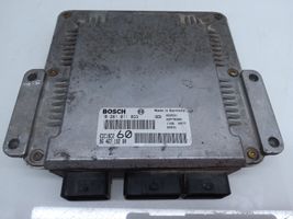 Citroen C8 Variklio valdymo blokas 0281011033