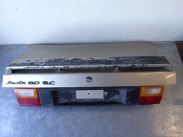 Audi 80 90 B2 Takaluukun/tavaratilan kansi 