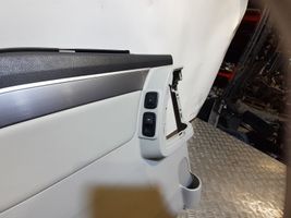 Volkswagen Routan Etuoven verhoilu 1EZ512DVAC