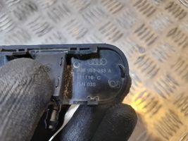 Audi Q3 8U Mazgāšanas šķidruma smidzinātājs (-i) priekšējam logam 8U0955987A