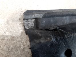 Audi Q3 8U Vidusdaļas apakšas aizsargs 8U0825208