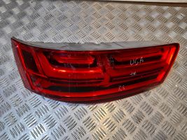 Audi Q7 4M Lampy tylnej klapy bagażnika 4M0945093D