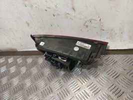 Audi A3 S3 8V Lampy tylnej klapy bagażnika 8V5945094C