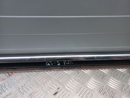 Audi Q5 SQ5 Priekinių durų stiklo apdaila 8R0853284