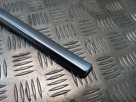 Porsche Cayenne (92A) Rivestimento modanatura del vetro della portiera posteriore 7P0839476D