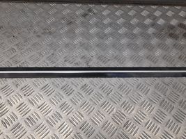 Mercedes-Benz GL X166 Rivestimento modanatura del vetro della portiera anteriore A1667250265