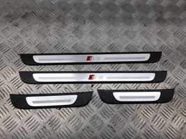 Audi A3 S3 8V Set di rifiniture davanzale (interno) 8V4853491