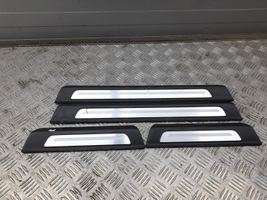 Audi Q7 4M Set di rifiniture davanzale (interno) 4M0853375B