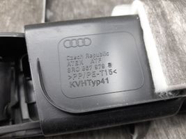 Audi Q5 SQ5 Takaluukun alaosan verhoilusarja 8R0867979B