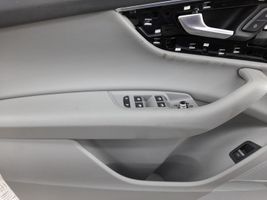 Audi Q7 4M Rivestimento del pannello della portiera anteriore 4M1867105G