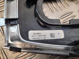 Chevrolet Camaro Vaihteenvalitsimen kehys verhoilu muovia 84149876