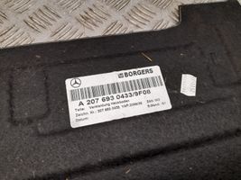 Mercedes-Benz E A207 Altro elemento di rivestimento bagagliaio/baule A2076930433