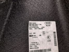 Audi Q3 F3 Tavaratilan/takakontin alempi sivuverhoilu 83A863879E