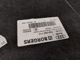 Audi Q3 F3 Vararenkaan osion verhoilu 83A863717