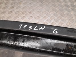 Tesla Model S Takapalkki 