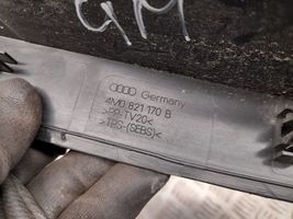 Audi Q7 4M Rivestimento dell’estremità del parafango 4M0821170B