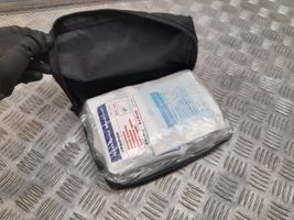 Mercedes-Benz GL X166 Trousse de premiers secours 