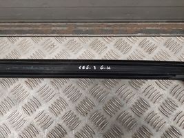 Mercedes-Benz GL X166 Joint / vitre de porte arrière A1667350325