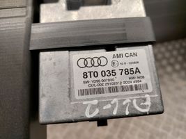 Audi A4 Allroad AUX-pistokeliitin 8T0035785A