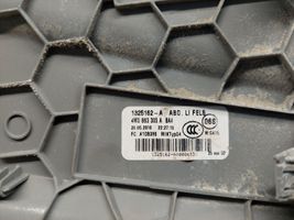 Audi Q7 4M Kita centrinė konsolės (tunelio) detalė 4M0863305A