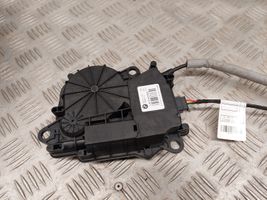 BMW X1 F48 F49 Siłownik elektryczny podnoszenia klapy tylnej / bagażnika 7357112