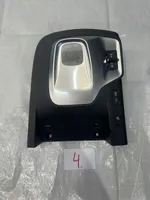 Jaguar E-Pace Rivestimento in plastica cornice della leva del cambio 