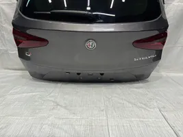 Alfa Romeo Stelvio Couvercle de coffre 