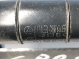 Mercedes-Benz Sprinter W906 Buse de lave-phares A9068600247