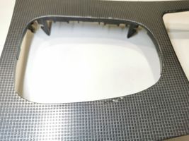 Mercedes-Benz C AMG W203 Rivestimento in plastica cornice della leva del cambio A203680