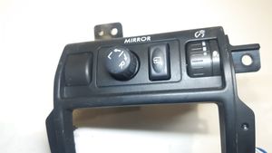 Subaru Outback Przycisk regulacji lusterek bocznych 83061AJ000