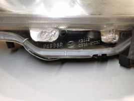 Mazda 5 Lampa przednia P4998R