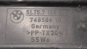 BMW 3 E92 E93 Osłona pod zderzak przedni / Absorber 7128216