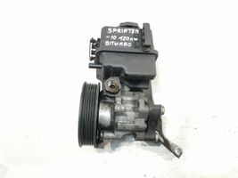 Mercedes-Benz Sprinter W906 Pompe de direction assistée A0064667801