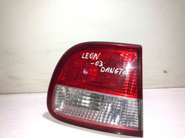 Seat Leon (1M) Galinis žibintas dangtyje 1M6945091B