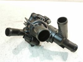 Mercedes-Benz A W176 Termostat / Obudowa termostatu A2702000415