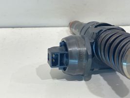 Volkswagen PASSAT B6 Injecteur de carburant 038130073BN