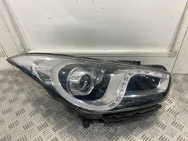 Hyundai i40 Lampa przednia 921023Z090