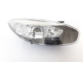 Renault Fluence Lampa przednia 260101517R