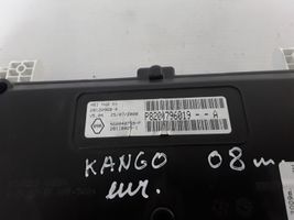 Renault Kangoo I Nopeusmittari (mittaristo) 8200796019