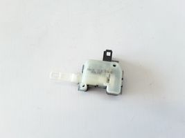 Volvo C70 Fuel tank cap lock 8611387