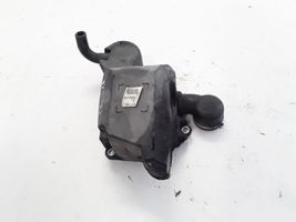 Volvo S60 Altra parte del vano motore 8699157