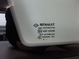 Renault Megane III Finestrino/vetro retro 833070008R