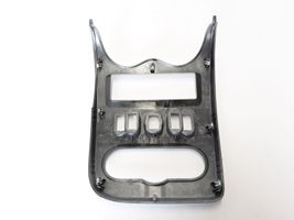 Dacia Sandero Rivestimento del pannello 8200739438