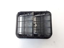 Renault Megane IV Grill / Wlot powietrza błotnika przedniego 8200728288