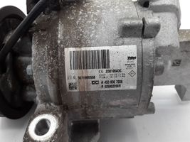 Renault Twingo III Compressore aria condizionata (A/C) (pompa) 926002090R