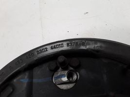 Renault Twingo III Supporto della pinza del freno posteriore 440108378R